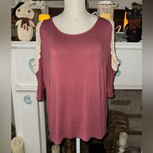 Wishful Park crocheted lace cold shoulder top EUC size L